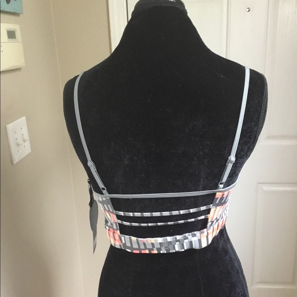 NWT Steve Madden sports bra great design - Picture 3 of 5